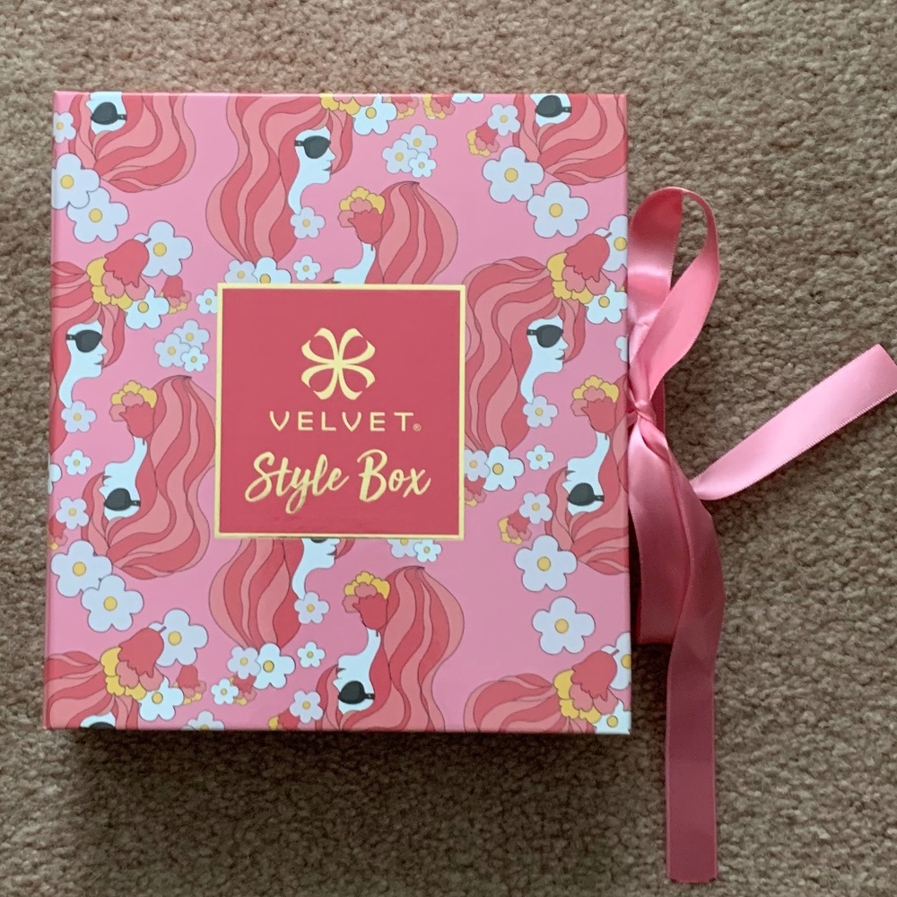 NEW! VELVET Sunglass Storage Box with Tie Bow